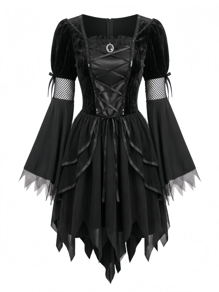 Schwarzes 50er Hexenkleid mit Federbesatz und ausgestellten Ärmeln