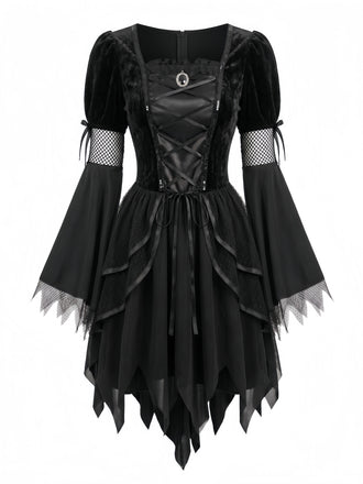 Schwarzes 50er Hexenkleid mit Federbesatz und ausgestellten Ärmeln