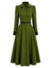 Grünes gegürtetes 40er Kleid mit Schluppe und Kontrastmanschetten