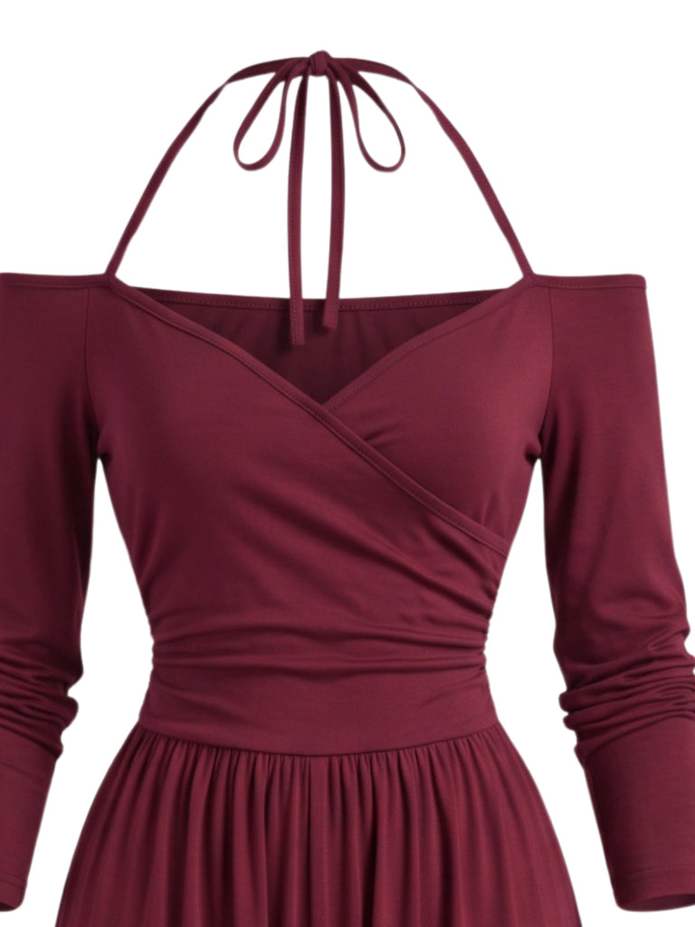 Weinroter 60er schulterfreier Jumpsuit mit Neckholder