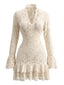 Cremefarbenes 70er Spitzen-Bodycon-Kleid mit V-Ausschnitt und Volant