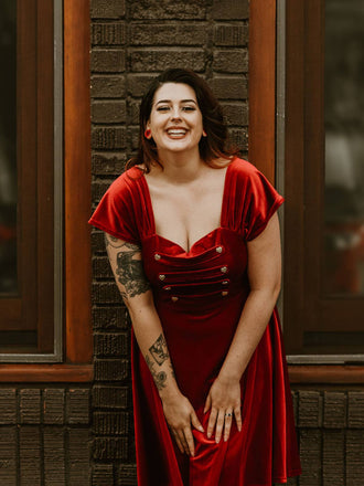 Weinrot 1950er Solide Herzknöpfen Kleid