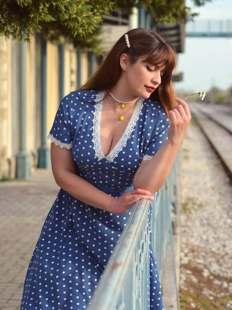 Dunkelblau 1930er V-Ausschnitt Polka Dots Kleid mit Gürtel