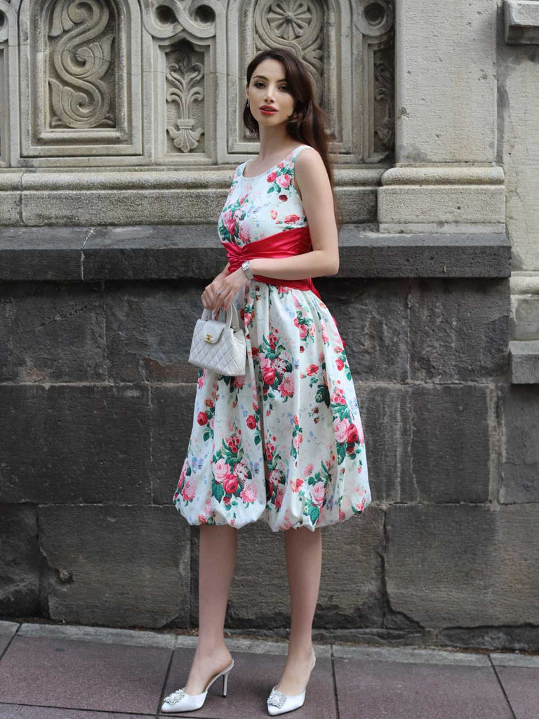 Multicolor 1950er Zurück-Bogen Antike Blumen Kleid