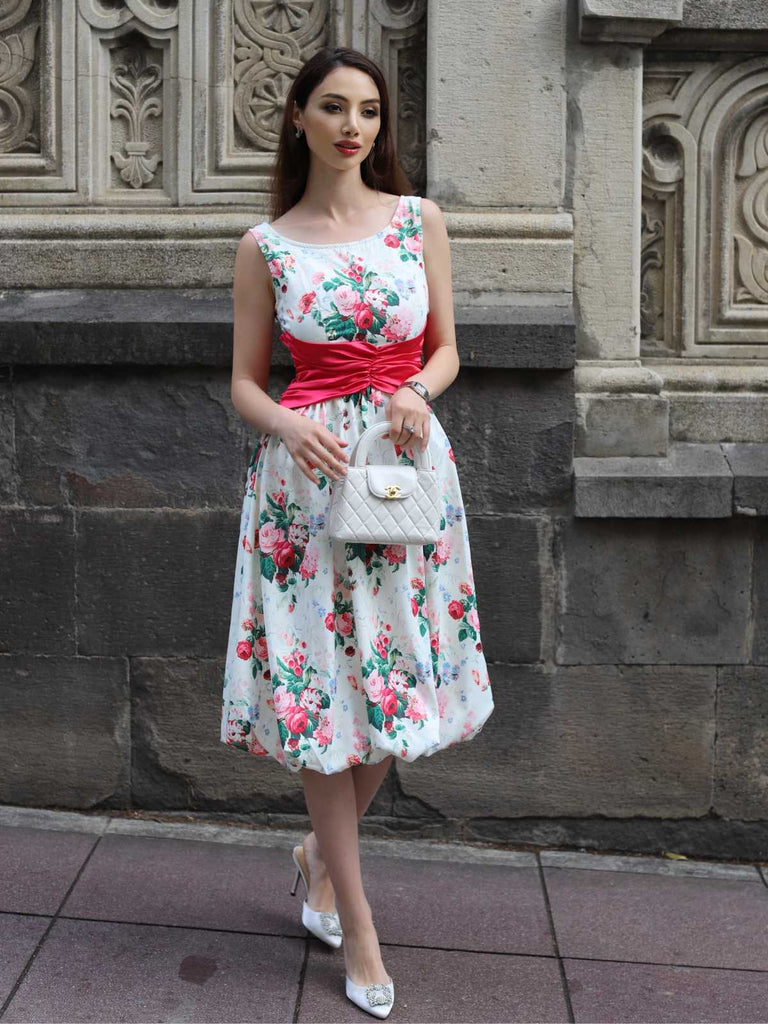 Multicolor 1950er Zurück-Bogen Antike Blumen Kleid