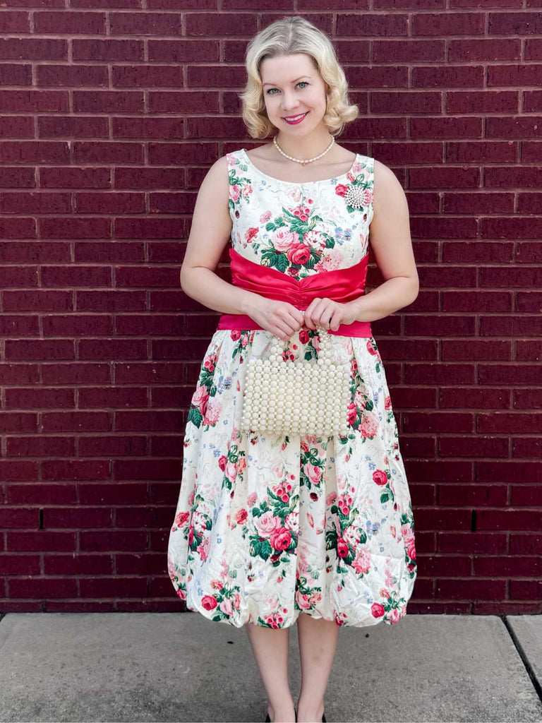 Multicolor 1950er Zurück-Bogen Antike Blumen Kleid