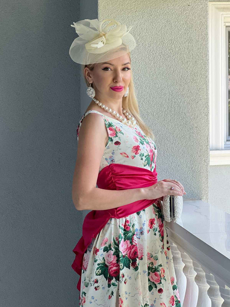 Multicolor 1950er Zurück-Bogen Antike Blumen Kleid