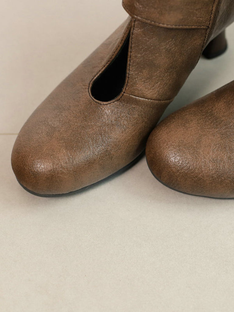 Boots mit Cut-out und Blockabsatz