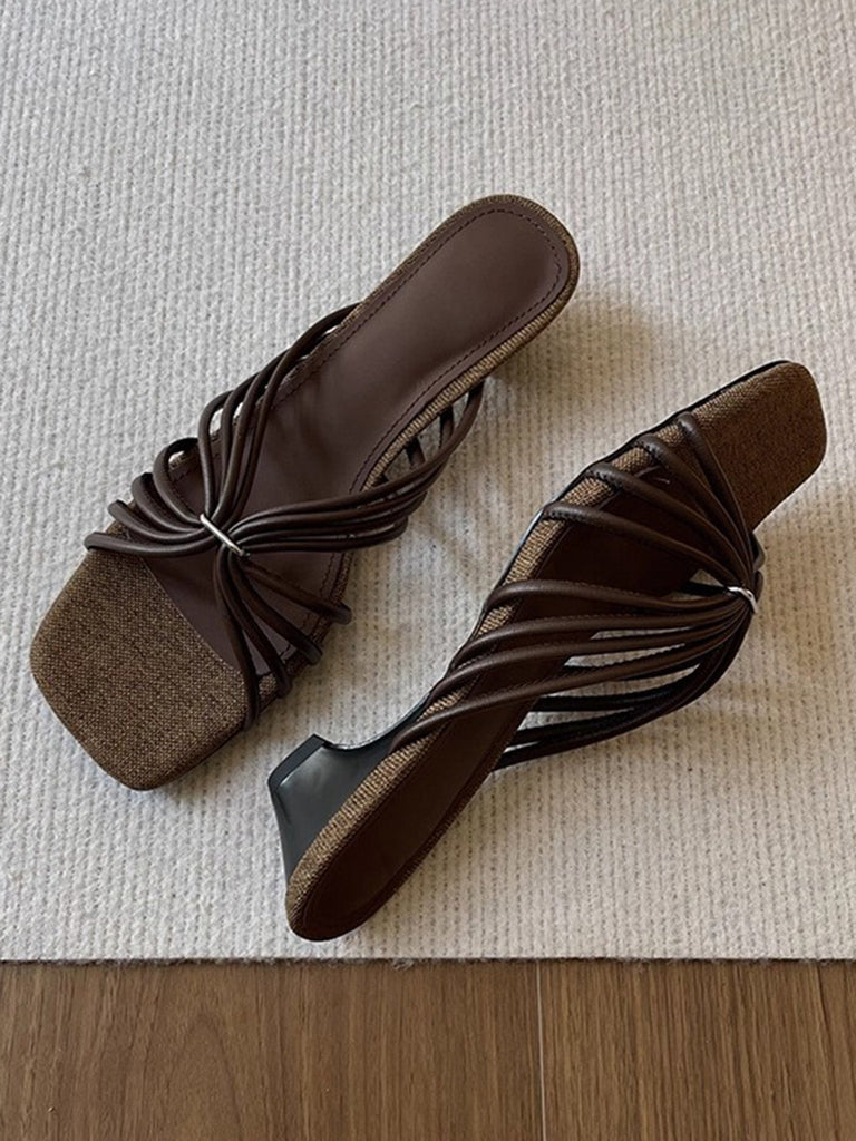 Vintage Sandalen mit Riemchen und eckiger Zehenpartie