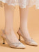Vintage Slingback-Heels mit Spitze und spitzer Zehenpartie