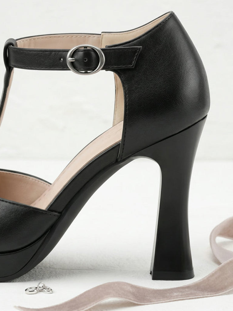 Schwarze T-Strap-Schuhe mit hohem Absatz