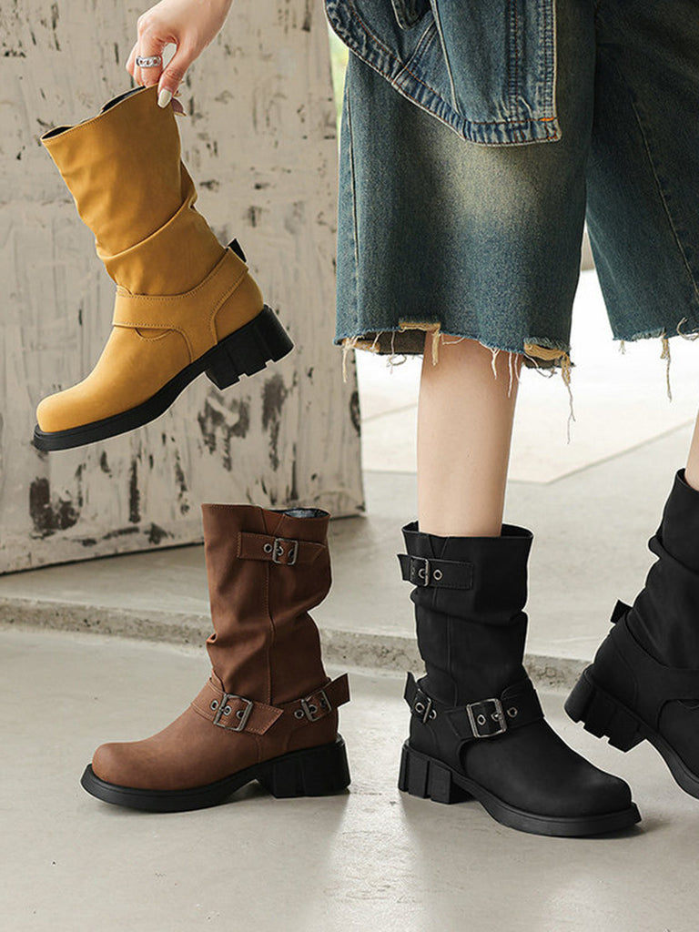 Mehrfarbige Boots mit Blockabsatz und Schnalle