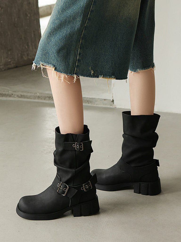 Mehrfarbige Boots mit Blockabsatz und Schnalle