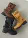 Mehrfarbige Boots mit Blockabsatz und Schnalle
