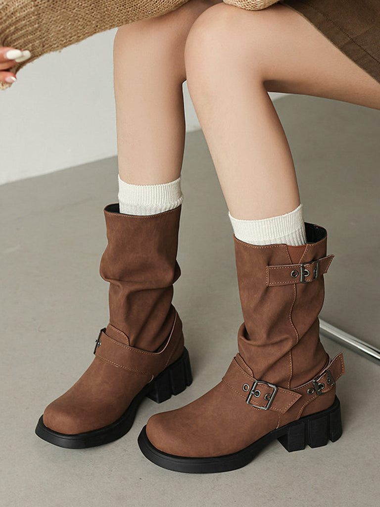 Mehrfarbige Boots mit Blockabsatz und Schnalle