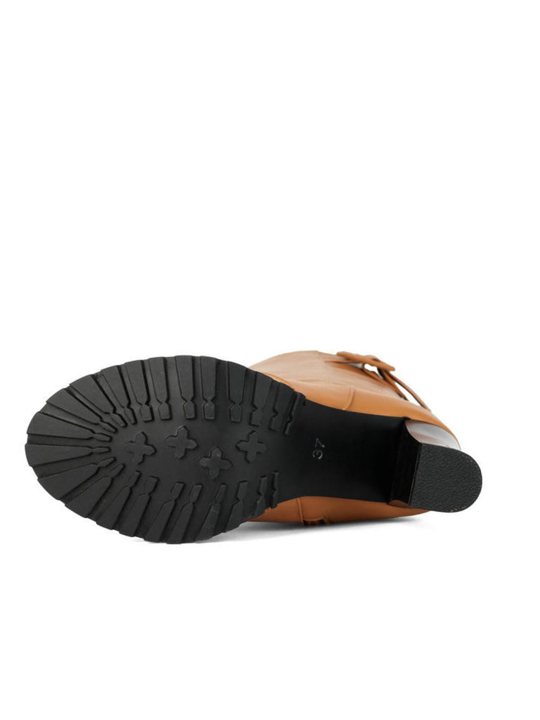 Boots mit Blockabsatz und Schnalle