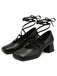 Schuhe mit Schnürung und Zehen
