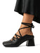 Schuhe mit Schnürung und Zehen