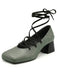 Schuhe mit Schnürung und Zehen