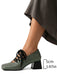 Schuhe mit Schnürung und Zehen