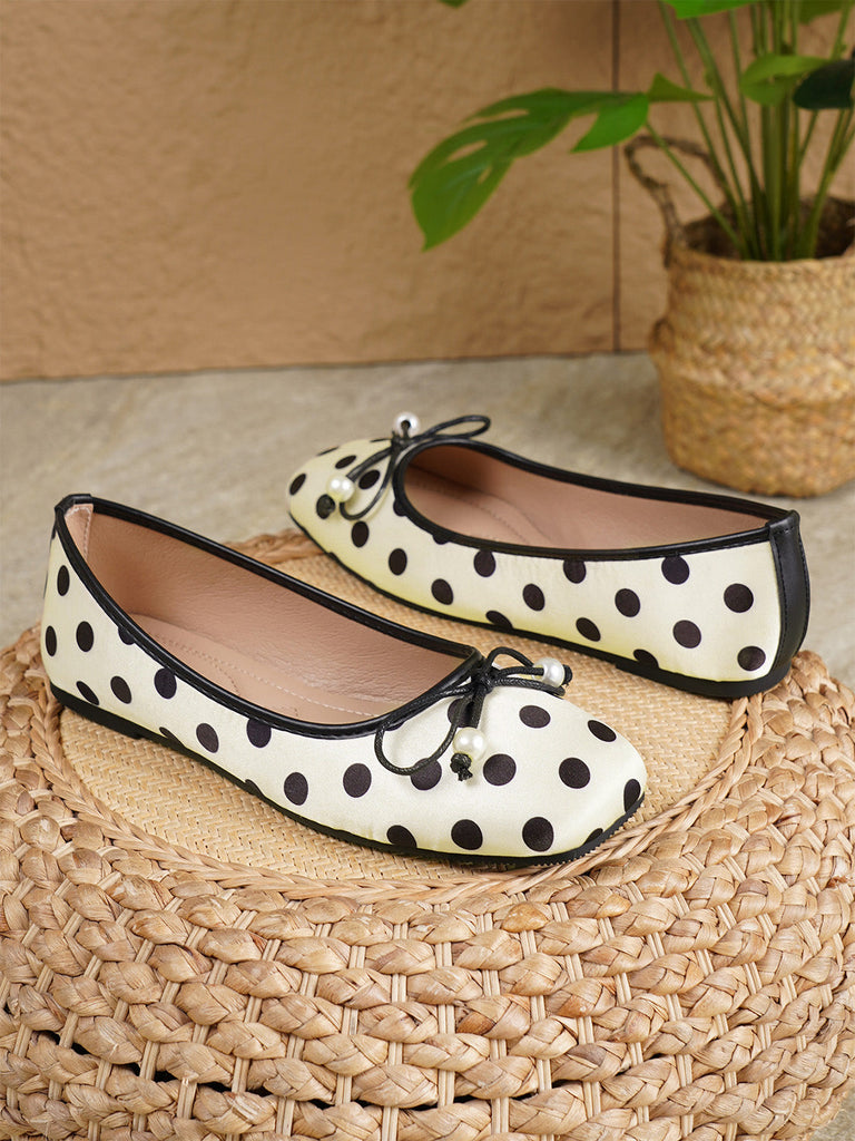 Schwarze & Weiße Ballerina-Schuhe mit Polka-Dots und Schleife