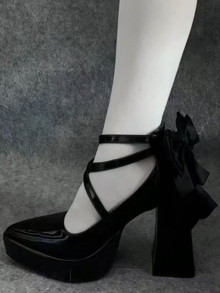 Schwarze spitze Mary-Jane-Schuhe mit gekreuzten Knöchelriemen