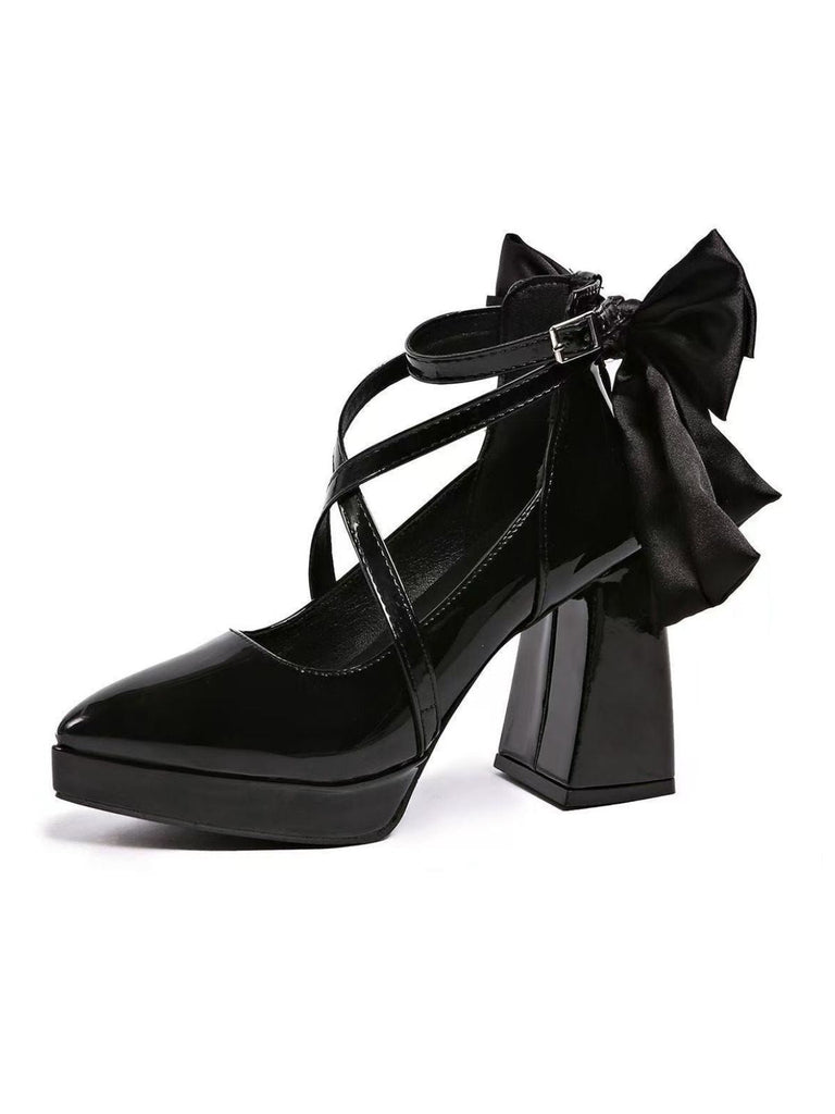 Schwarze spitze Mary-Jane-Schuhe mit gekreuzten Knöchelriemen