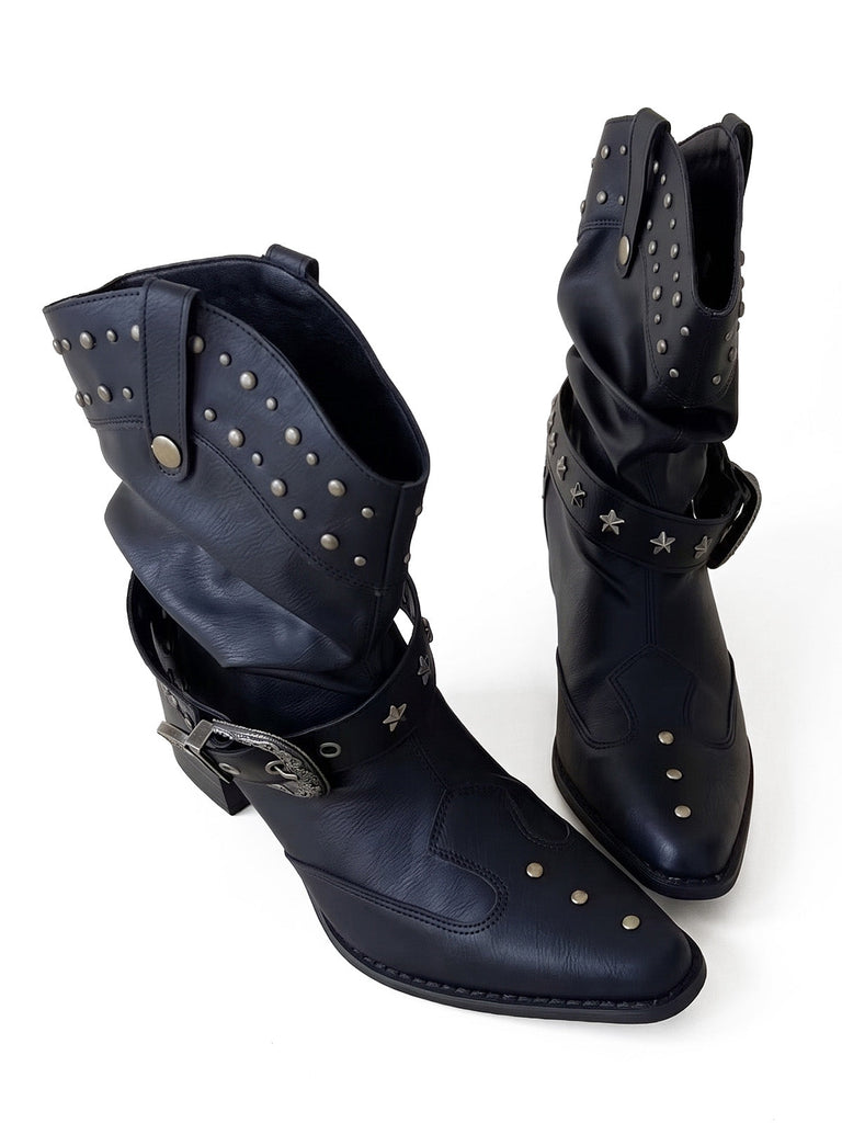 Spitze Vintage-Westernstiefeletten mit Nieten und Schnalle