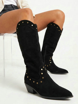 Schwarze beflockte Westernstiefel mit Nieten und spitzer Kappe