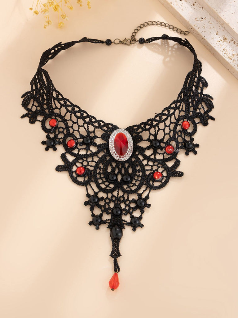 Gothic Halskette mit Spitze und Schmuckstein-Anhänger