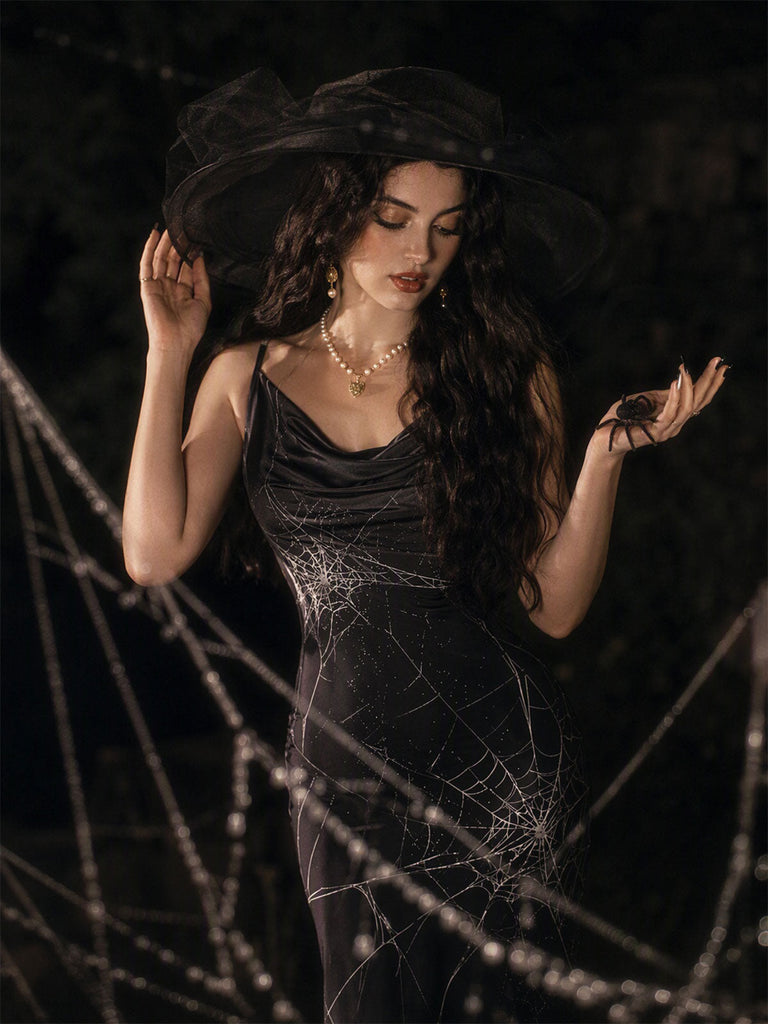 30er Satin-Maxikleid mit Spinnennetz und Wasserfallausschnitt
