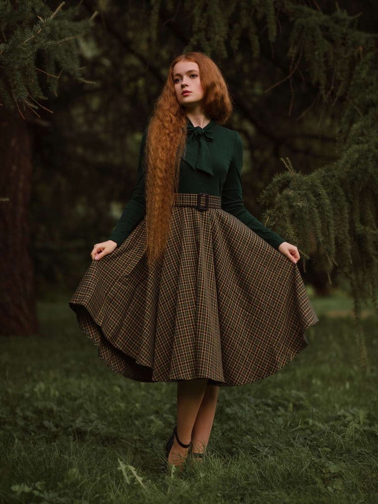 1950ER DUNKELGRÜNES KARIERTES STRICKKLEID