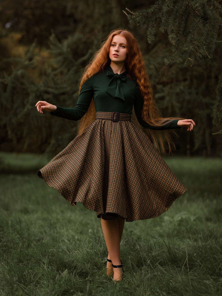 1950ER DUNKELGRÜNES KARIERTES STRICKKLEID