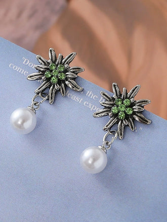 Vintage Ohrringe mit Edelweißblüte und Strassperlen