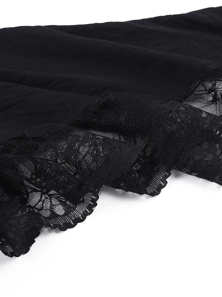 Schwarzes 70er Gothic Cape mit Spitze und Glockenärmeln