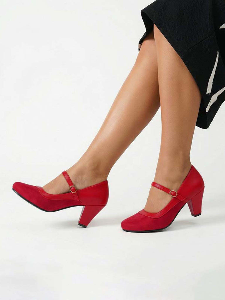 Vintage Pumps mit Spitz und Blockabsatz