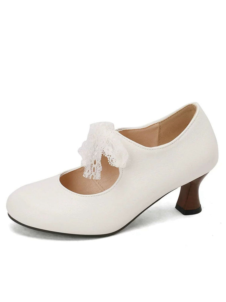 Retro Stage Vintage-Mary-Jane-Pumps mit zarter Spitzenschleife für elegante Anlässe.