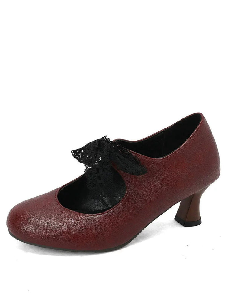 Retro Stage Vintage-Mary-Jane-Pumps mit zarter Spitzenschleife für elegante Anlässe.