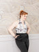 SCHWARZER WEISSER BLUMEN JUMPSUIT MIT HALFTERRIEMEN