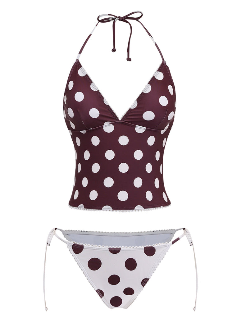Bikini-Set mit Polka-Dots in Braun und Weiß auf weißem Hintergrund