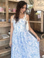 Hellblaues 40er Kleid mit Blumenmuster und eckigem Ausschnitt