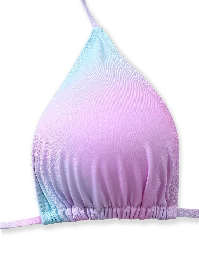Rückansicht eines einzelnen Bikini-Cups, der den dünnen, pastellvioletten Neckholder und die Bänder zum Binden am Rücken zeigt.
