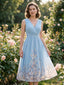 Blaues 40er Midikleid mit V-Ausschnitt und Blumen