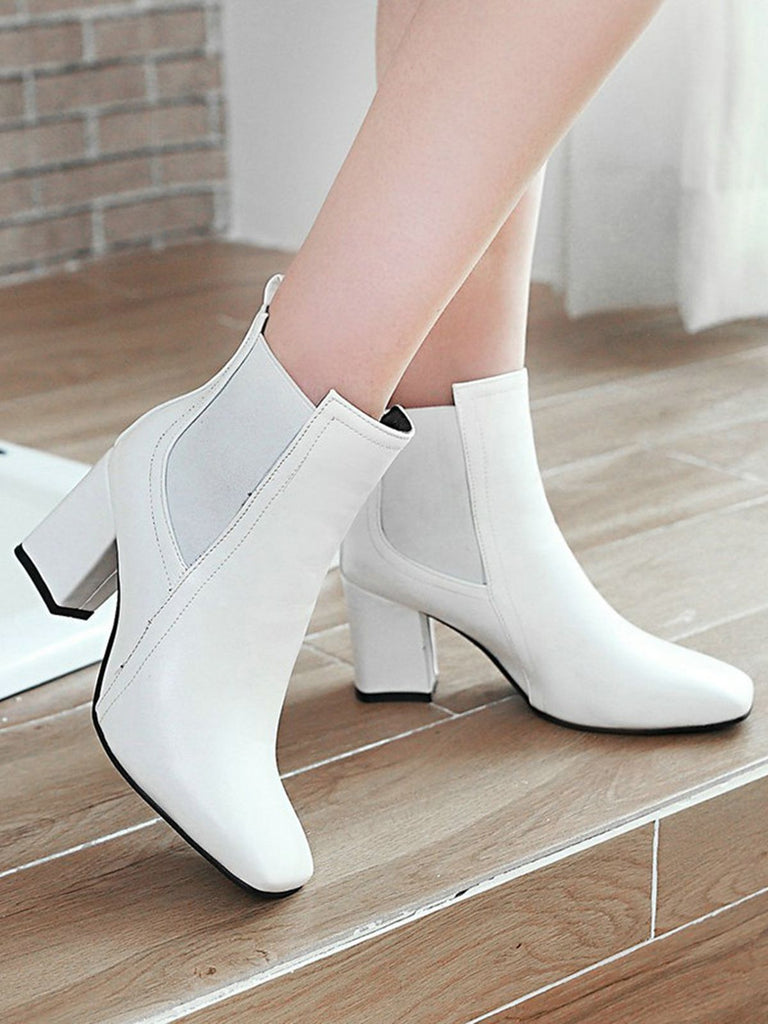 KURZE RETRO-STIEFEL MIT DICKEM ABSATZ