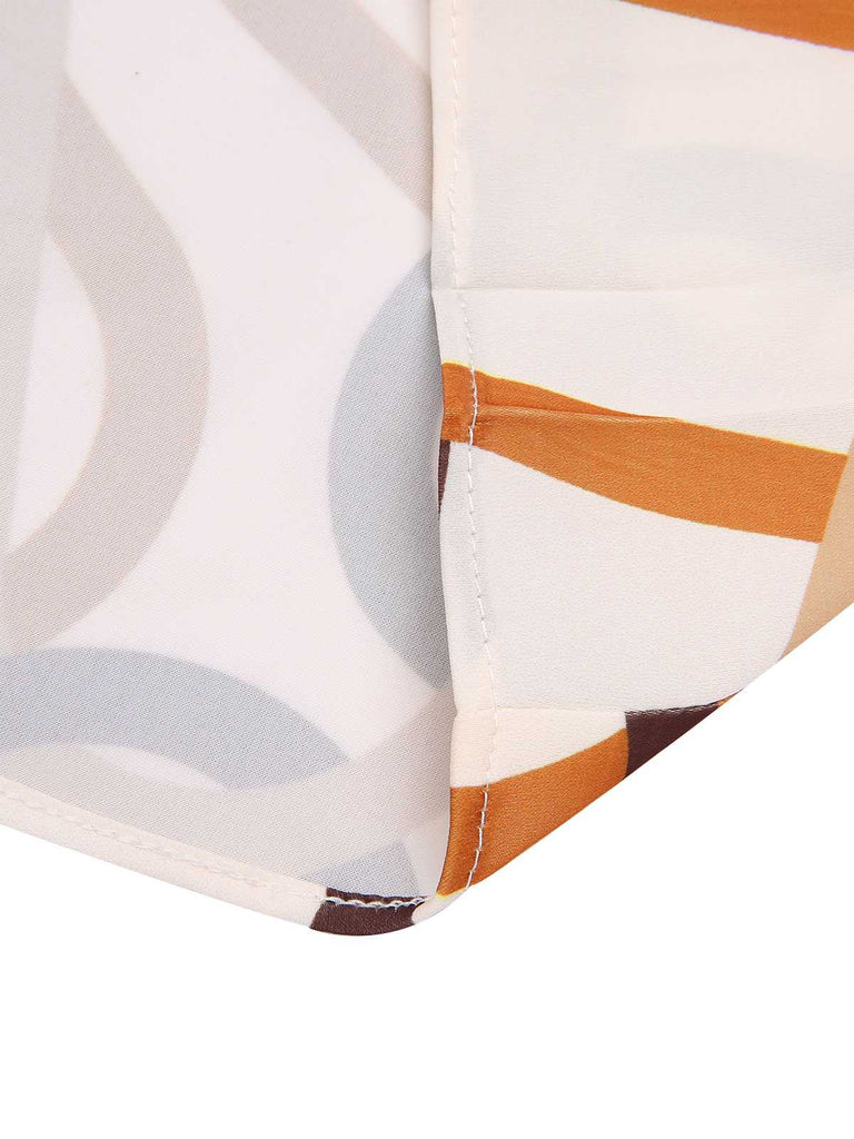 Gelbes 1960er Stehkragen bedrucktes plissiertes Kleid