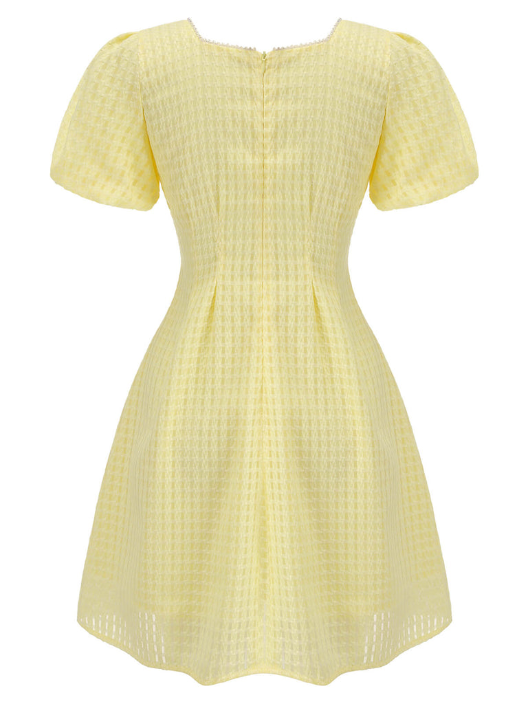 Gelbes 1950er Mini-Kleid mit quadratischem Ausschnitt und Knöpfen
