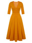 Orangefarbenes 1950er Kleid mit taillierten Ärmeln und V-Ausschnitt