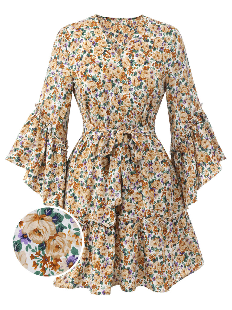 1960er Ausgestelltes Kleid mit langen Ärmeln und Gürtel mit Blumenmuster