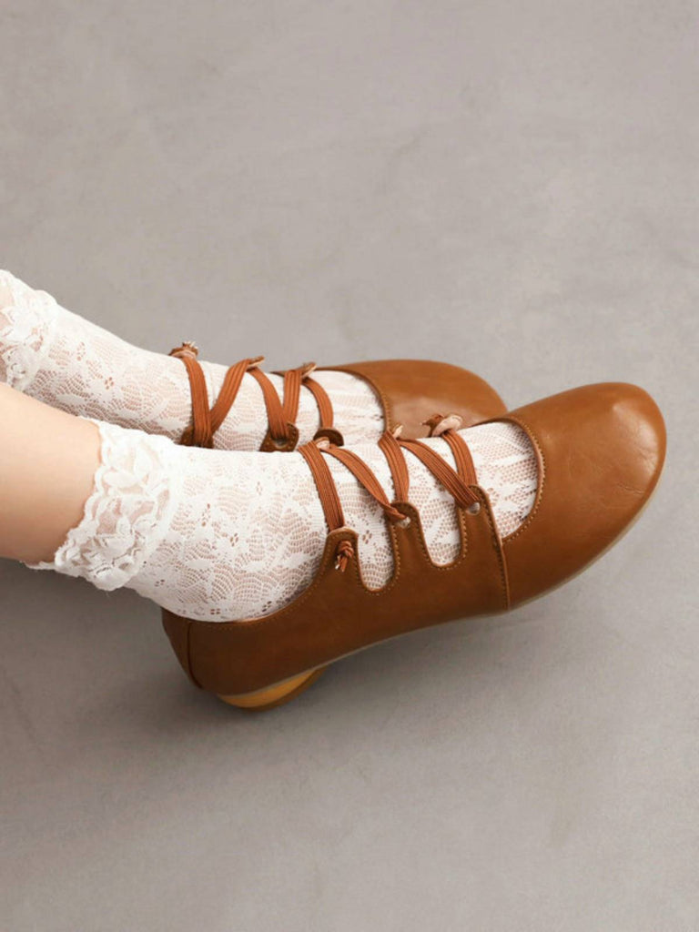 DREIREIHIGE FLACHE VINTAGE-SCHUHE