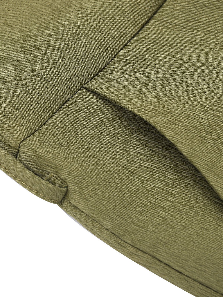 Armeegrüner 1950er V-Ausschnitt mit Knopfleiste und Krawatte